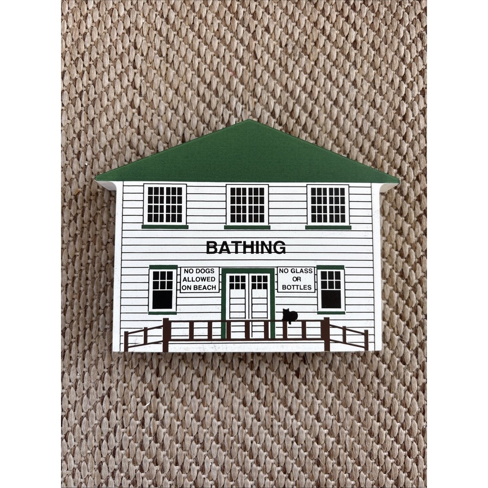 Vtg Cat's Meow Chippewa Lake Series Bath House Shelf Sitter 1998